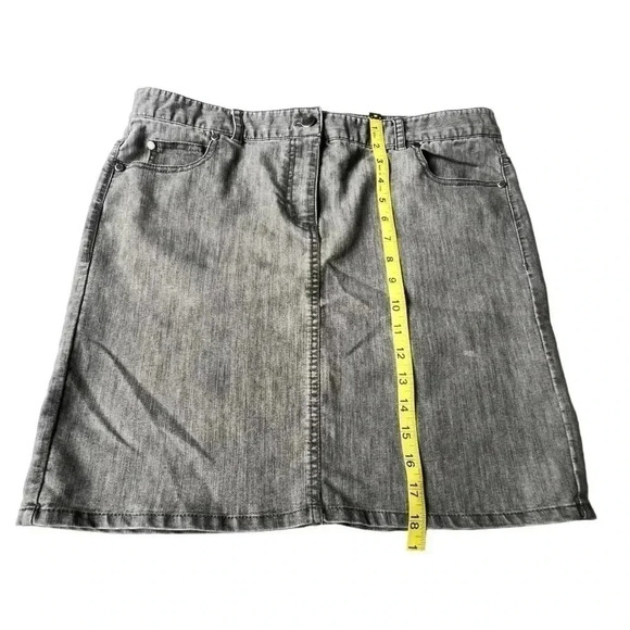 KENNETH COLE DENIM JEAN MINI SKIRT WOMEN’S•SIZE 12•GREY WASH•PREOWNED• - Picture 5 of 7